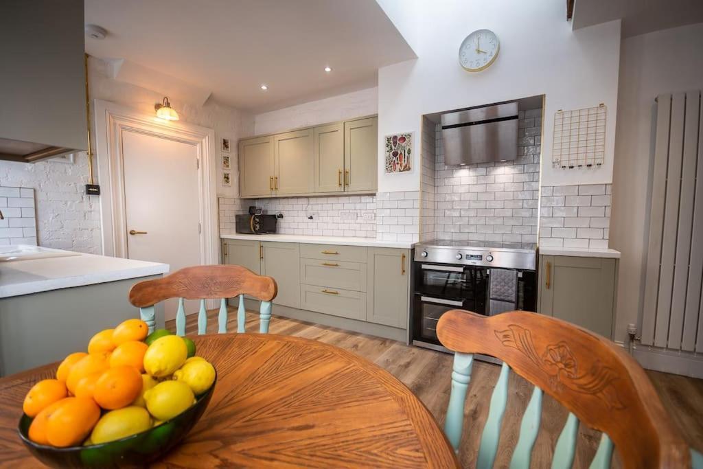 4-Bed Botanical Retreat Villa Plymouth Buitenkant foto