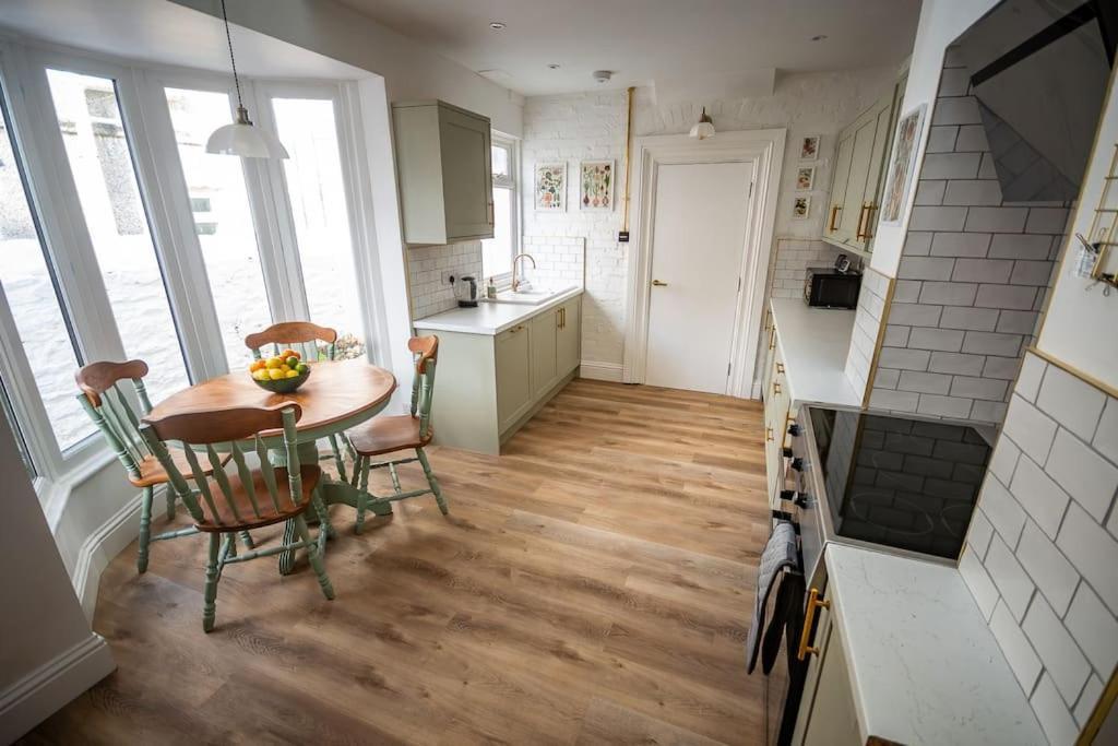 4-Bed Botanical Retreat Villa Plymouth Buitenkant foto