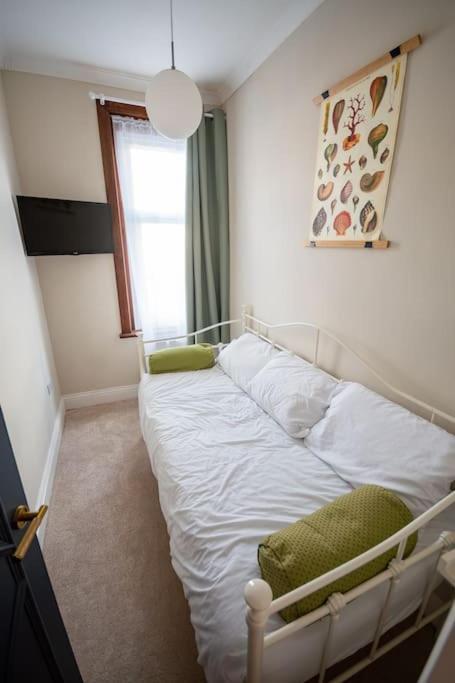 4-Bed Botanical Retreat Villa Plymouth Buitenkant foto